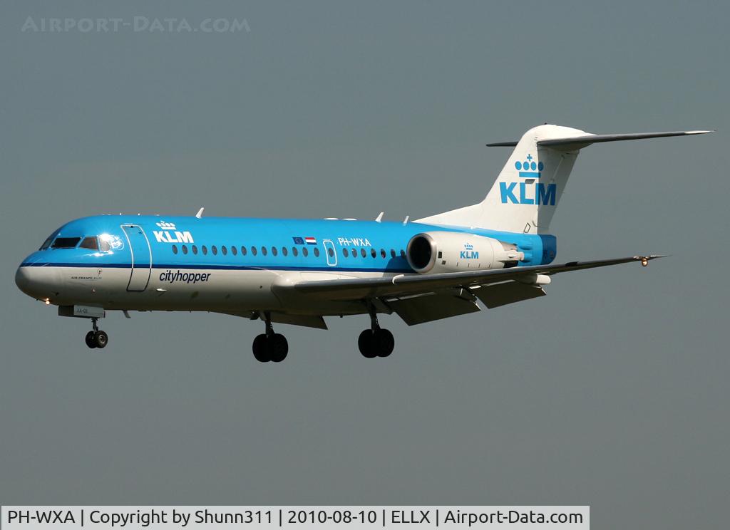 PH-WXA, 1996 Fokker 70 (F-28-0070) C/N 11570, Landing rwy 24