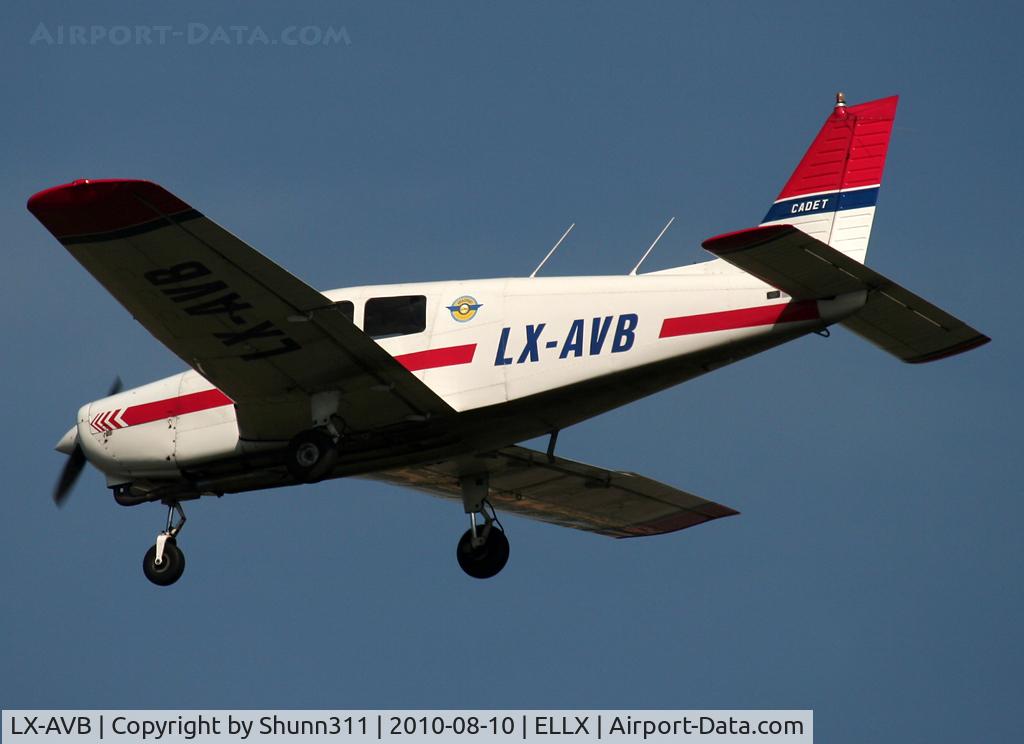 LX-AVB, Piper PA-28-161 Cadet C/N 28-41261, Landing rwy 24