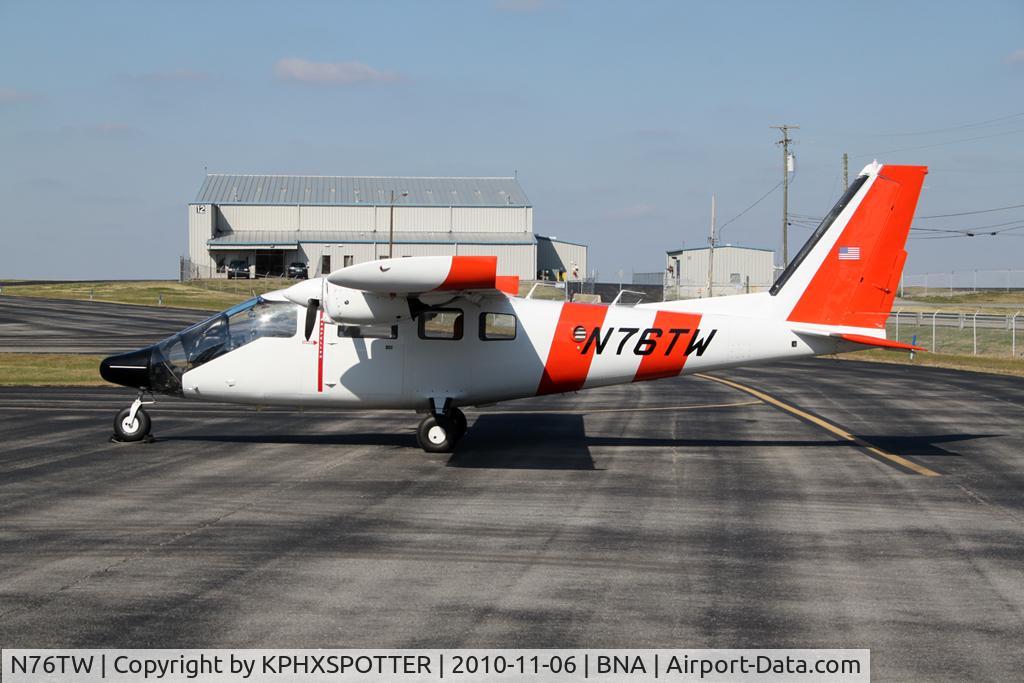 N76TW, Piper PA-31T2 C/N 31T8166030, N76TW is great weather , spotted at KBNA