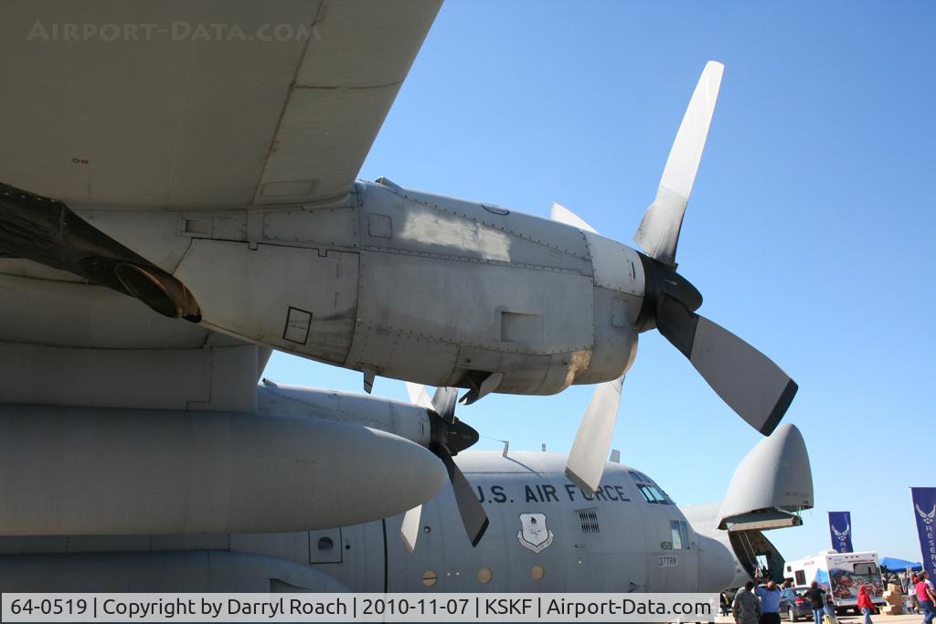 64-0519, 1964 Lockheed C-130E-LM Hercules C/N 382-4003, USAF C130 on display at Airfest.