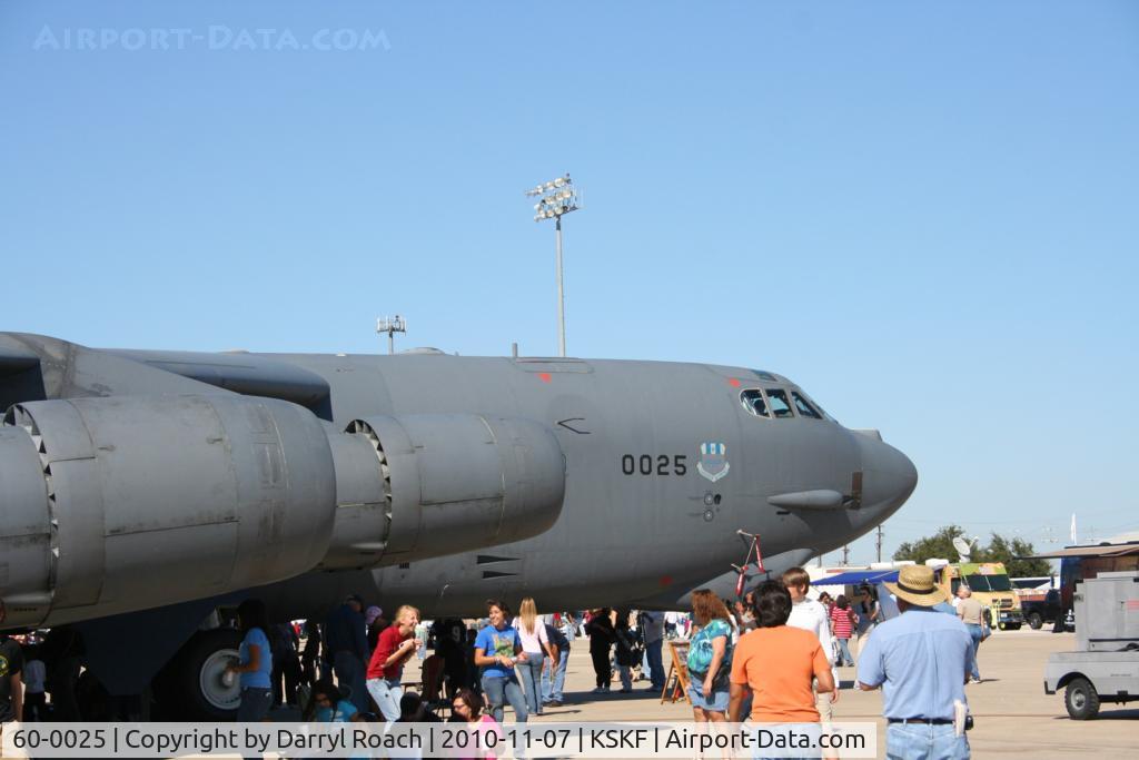 60-0025, 1960 Boeing B-52H Stratofortress C/N 464390, USAF B52 on display at Airfest.