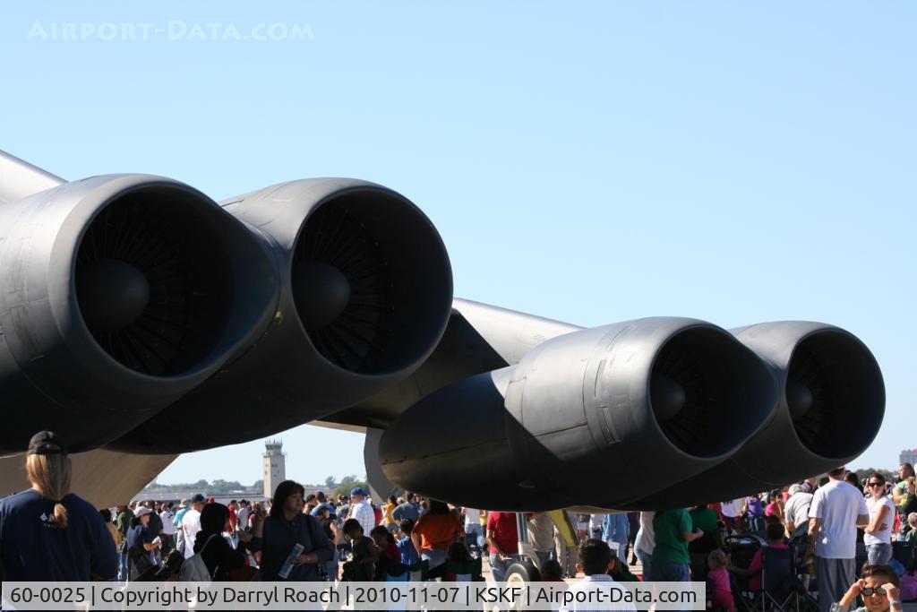 60-0025, 1960 Boeing B-52H Stratofortress C/N 464390, USAF B52 on display at Airfest.
