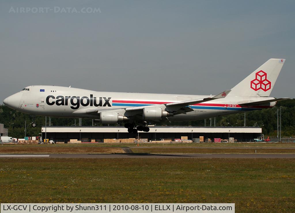 LX-GCV, 1993 Boeing 747-4R7F C/N 25867, Landing rwy 24