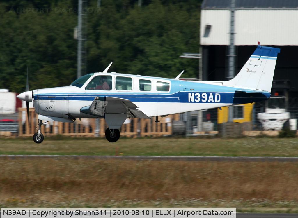 N39AD, 1972 Beech A36 Bonanza 36 C/N E316, Landing rwy 24