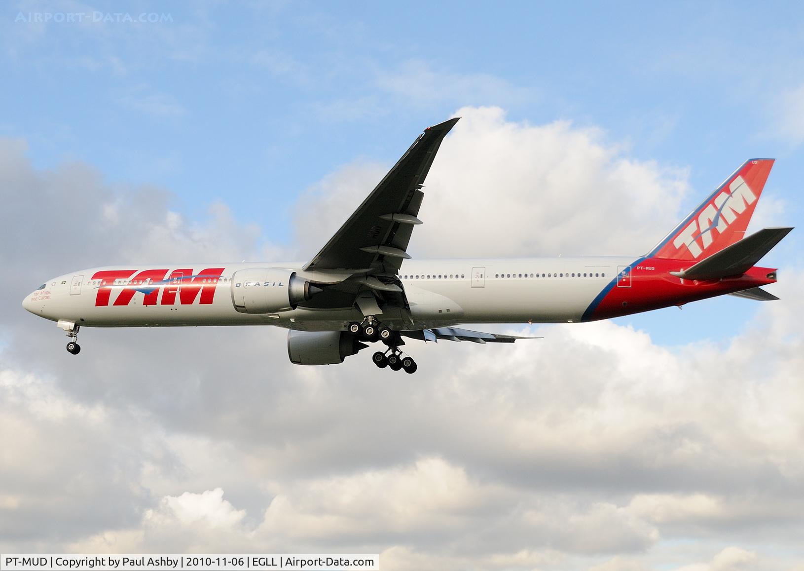 PT-MUD, 2008 Boeing 777-32W/ER C/N 37667, Boeing 777-32WER