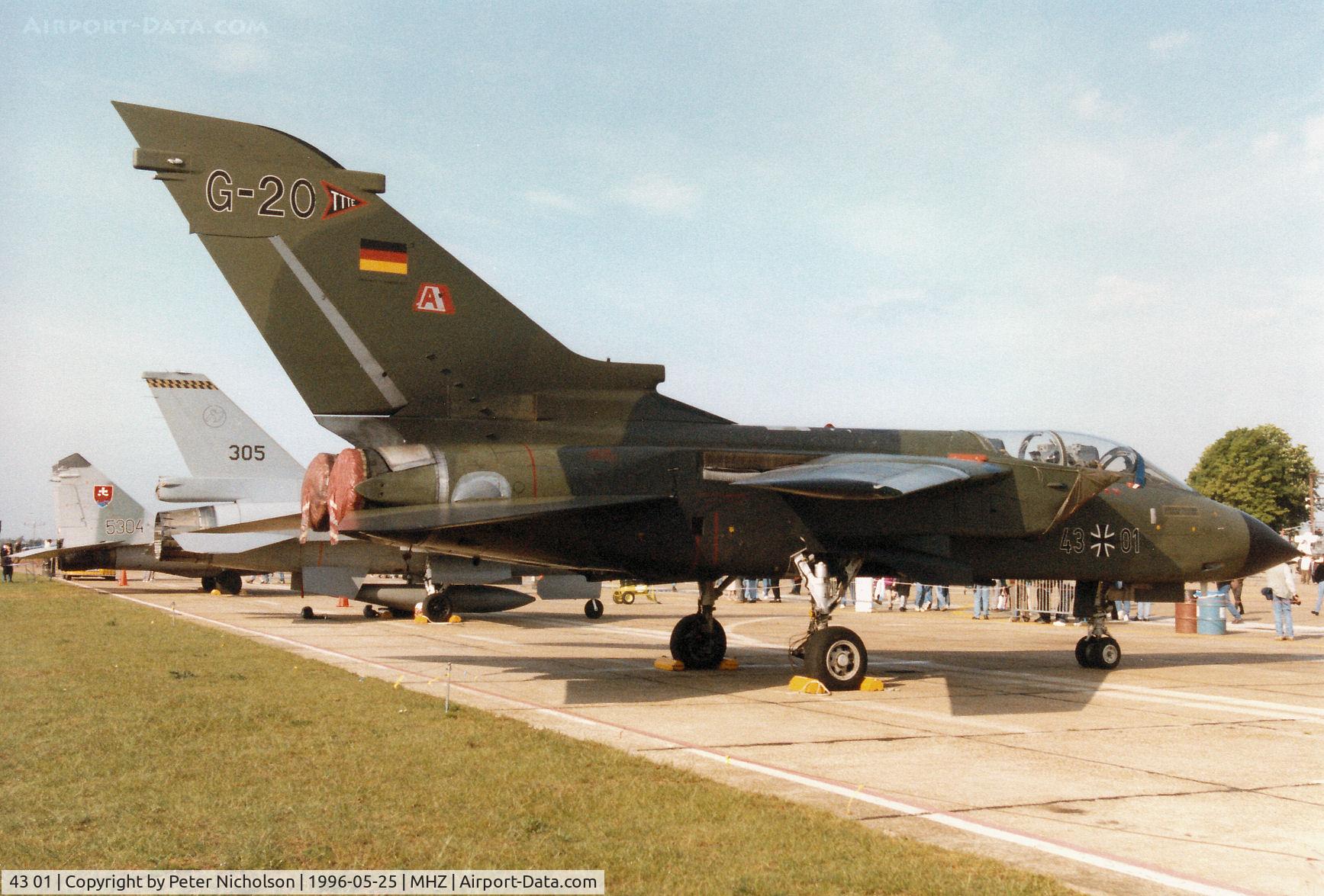 43 01, Panavia Tornado IDS(T) C/N 002/GT001/4001, Tornado IDS of the Tri-National Tornado Training Establishment (TTTE) based at RAF Cottesmore on display at the 1996 RAF Mildenhall Air Fete.