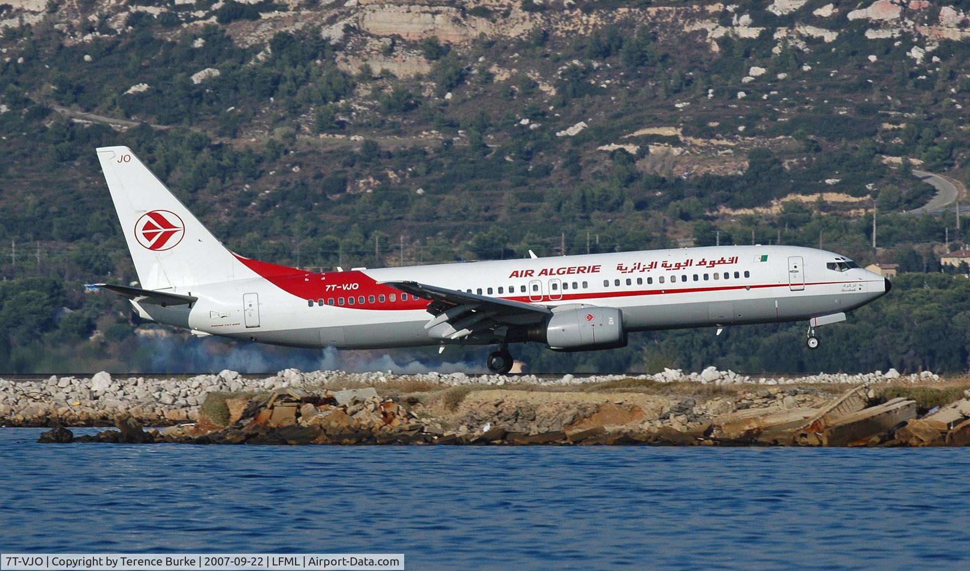 7T-VJO, 2001 Boeing 737-8D6 C/N 30207, Marseille RNY 14L