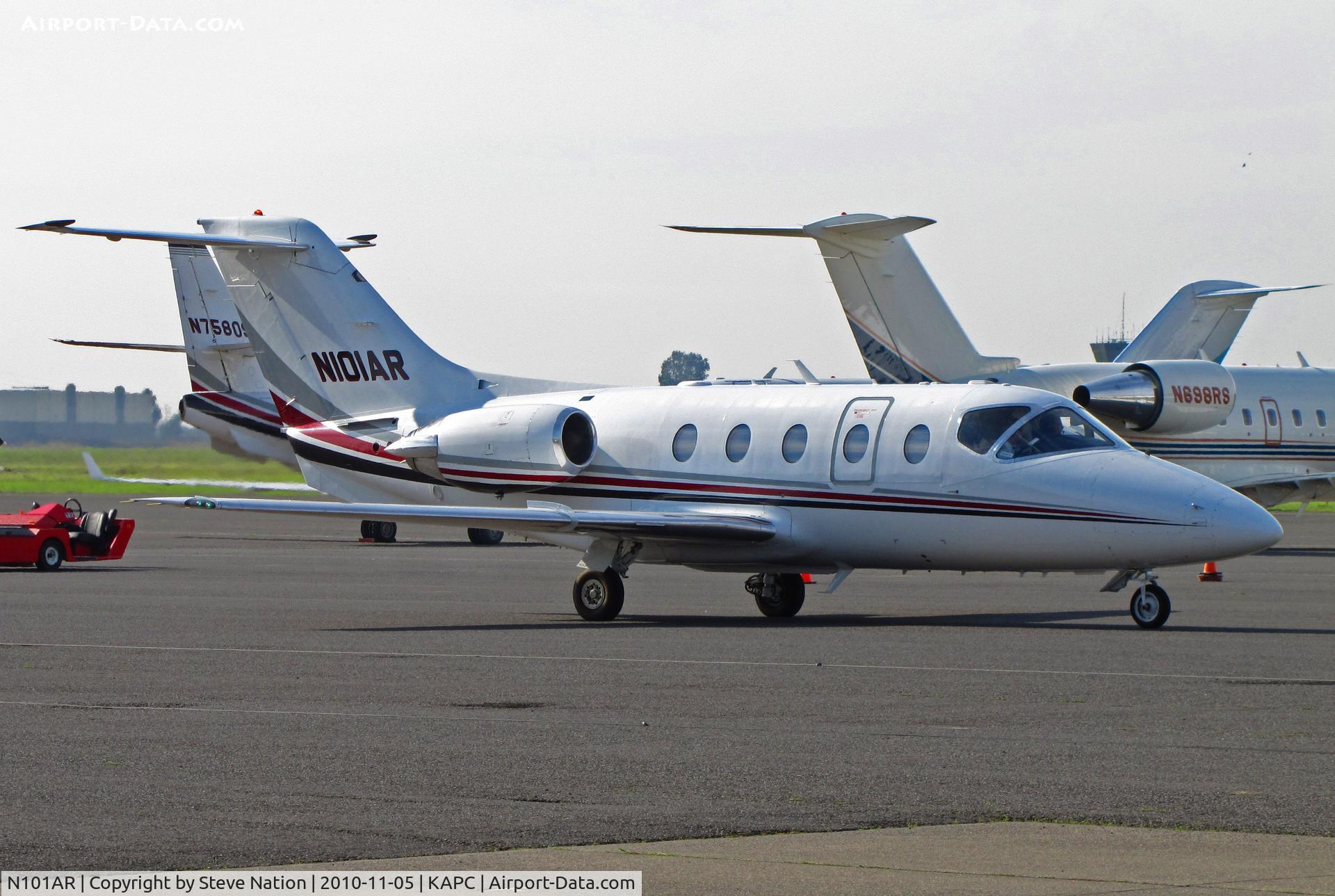 N101AR, 2008 Raytheon Beechjet 400A C/N RK-461, A & R Aircraft LLC 2006 Raytheon 400A departs bizjet ramp @ Napa, CA