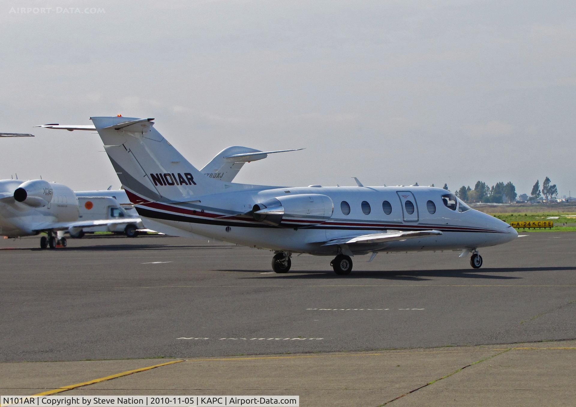 N101AR, 2008 Raytheon Beechjet 400A C/N RK-461, A & R Aircraft LLC 2006 Raytheon 400A departs bizjet ramp @ Napa, CA