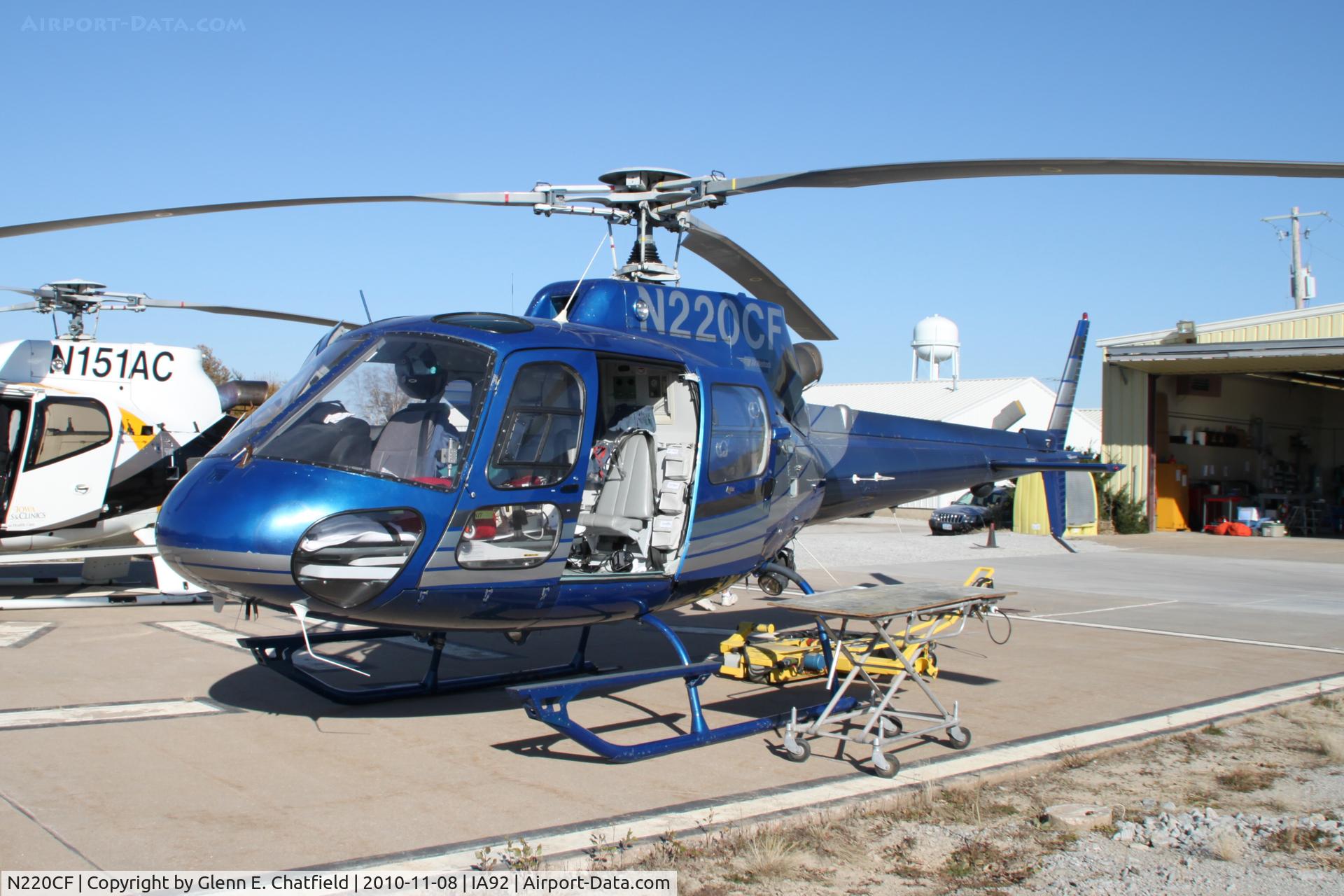 N220CF, 2001 Eurocopter AS-350B-2 Ecureuil Ecureuil C/N 3411, At the Oakdale Campus maintenance facility