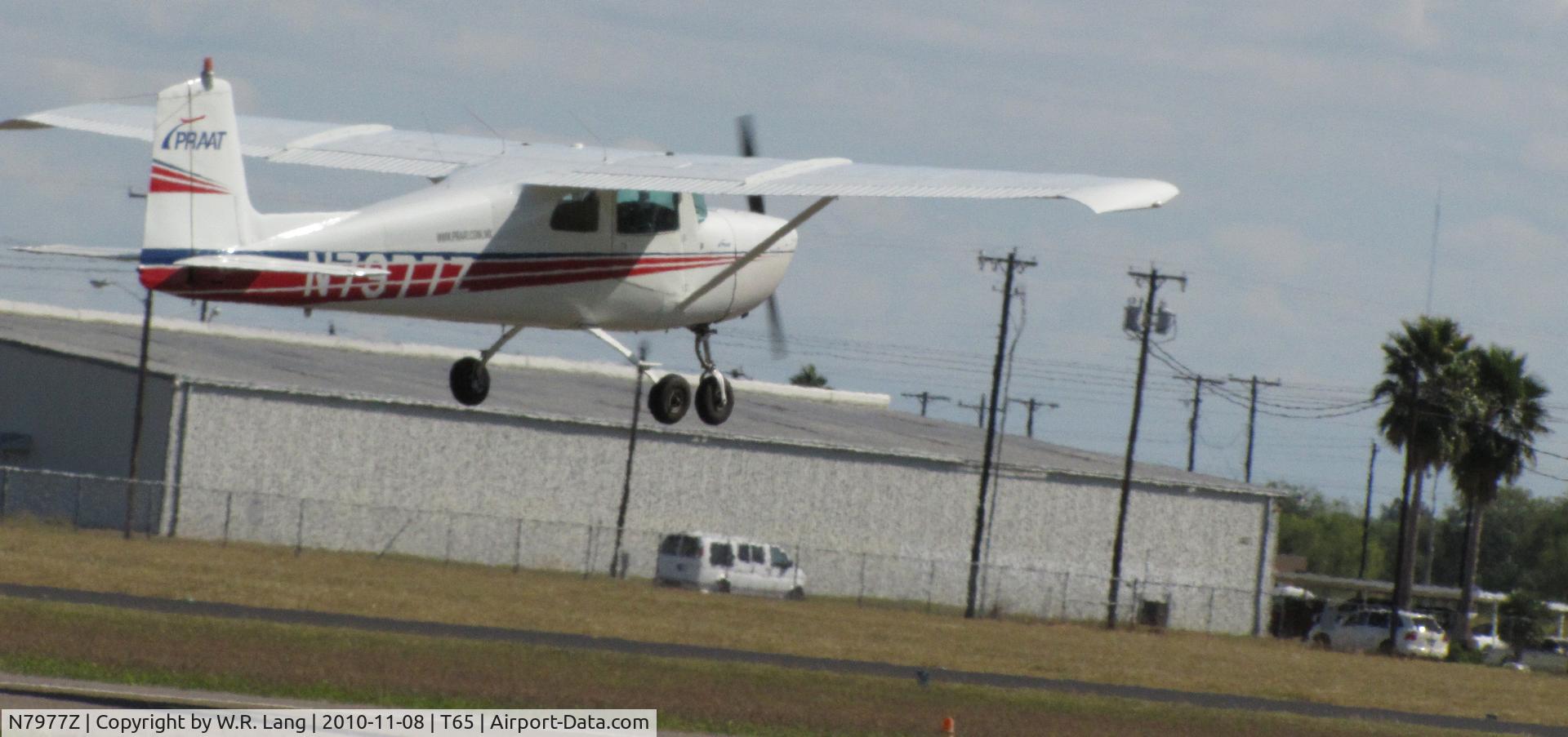 N7977Z, 1963 Cessna 150C C/N 15060077, Departing Weslaco, TX
