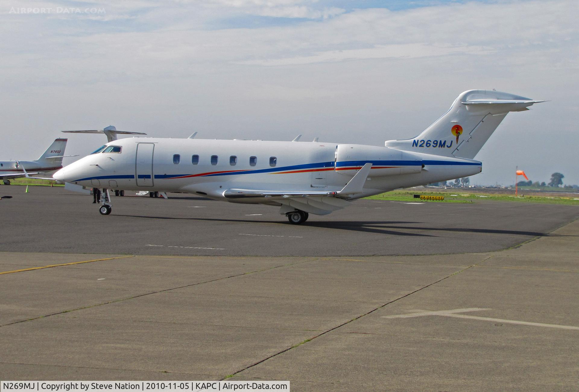N269MJ, 2007 Bombardier Challenger 300 (BD-100-1A10) C/N 20180, Maui Jim Inc. (Peoria, IL!) 2007 Challenger BD-100-1A10 (parrot tail logo) arriving at Napa, CA for 8 minute turn around!