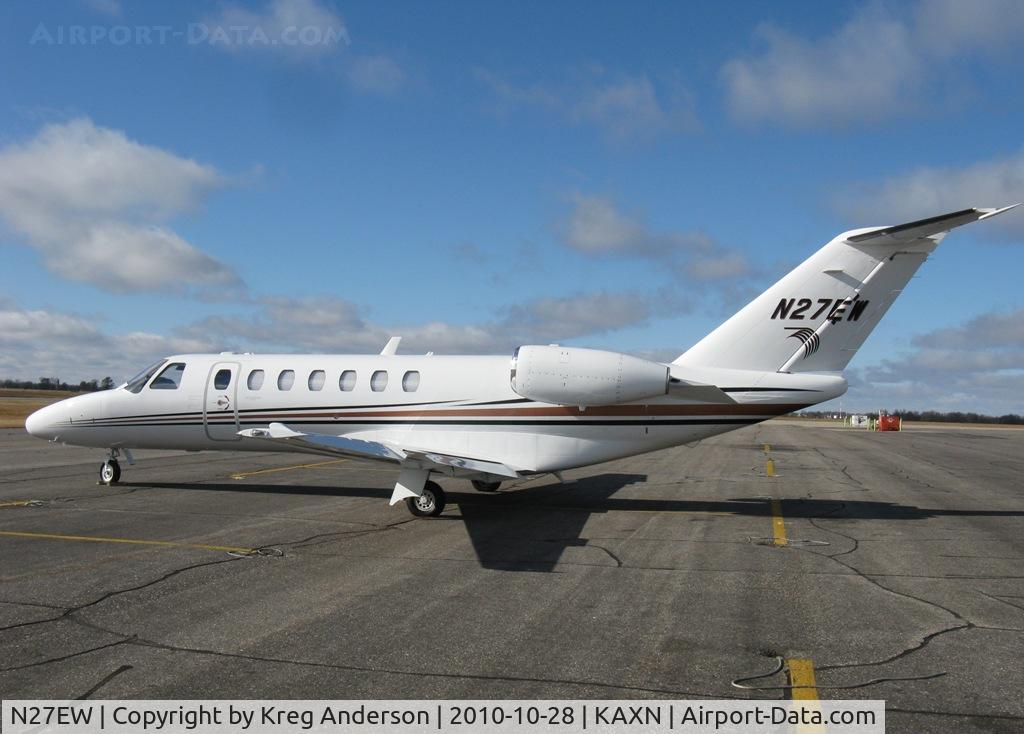 N27EW, 2009 Cessna 525B CitationJet CJ3 C/N 525B0308, Cessna 525B Citation on the line.