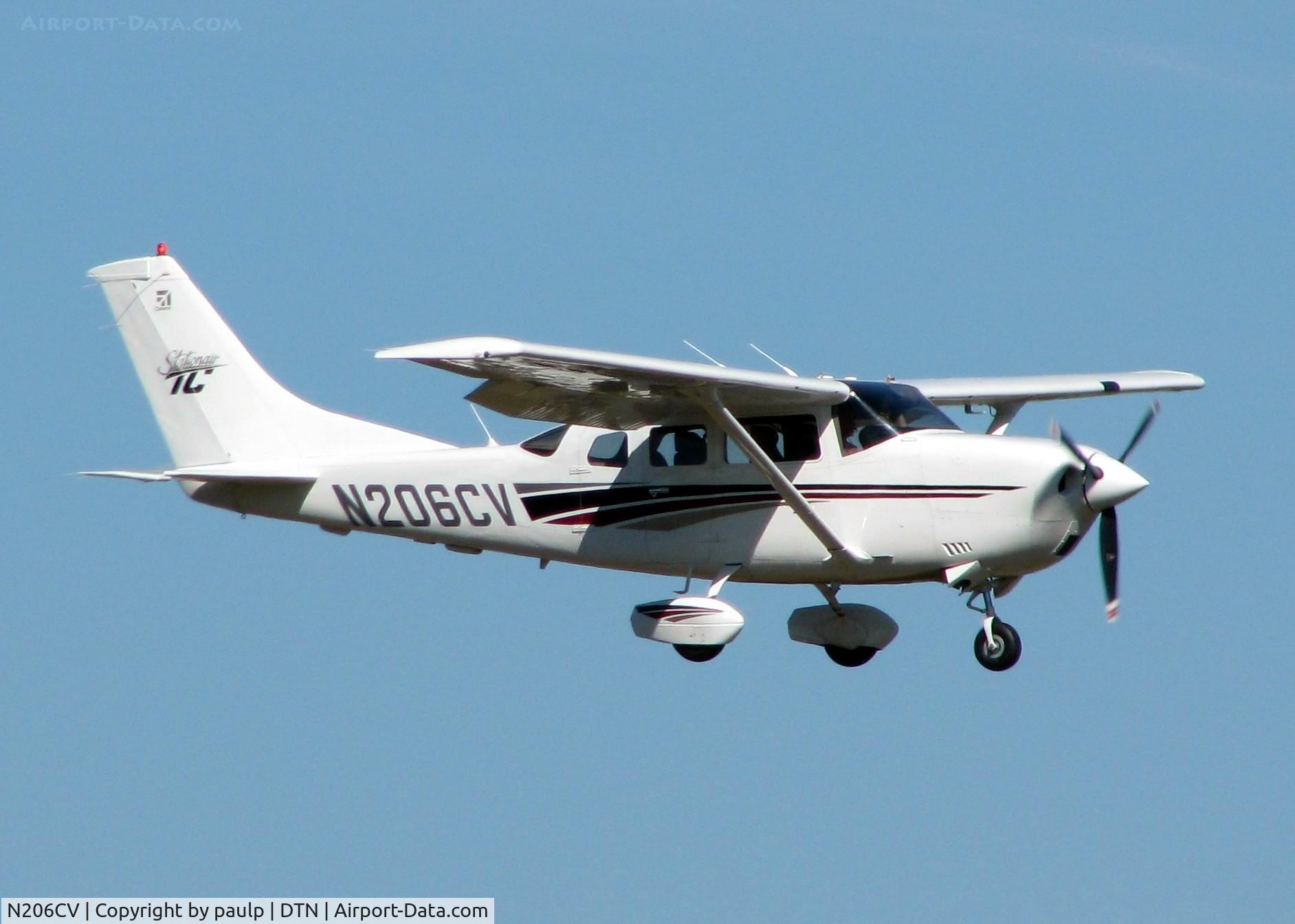 N206CV, 2000 Cessna T206H Turbo Stationair C/N T20608164, Landing at Downtown Shreveport.