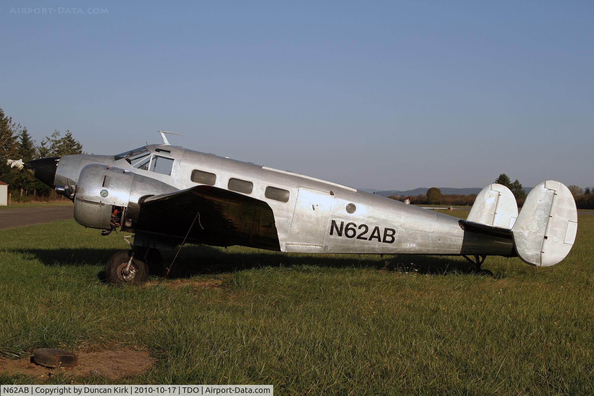 N62AB, 2000 Beech D18S C/N A-240, Beech 18's can still be found