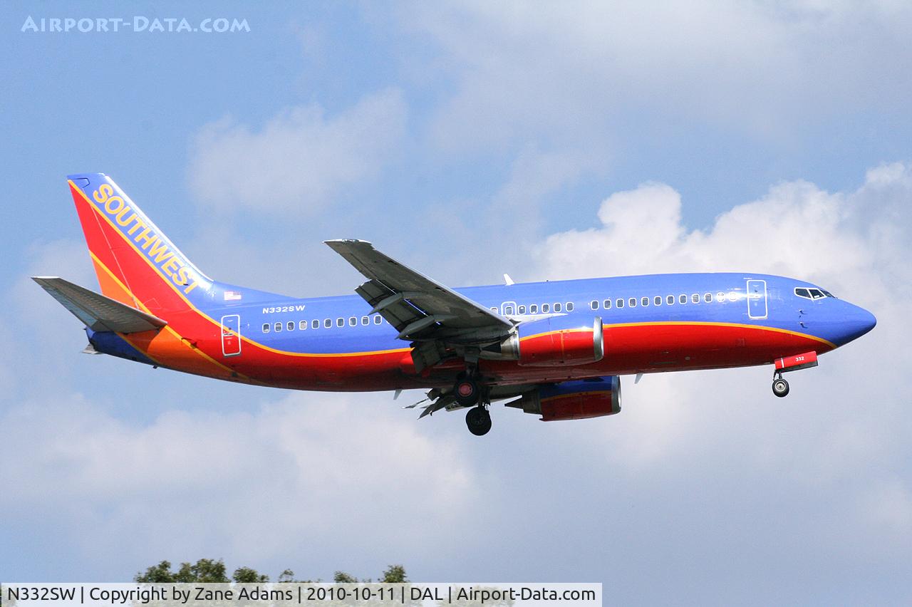 N332SW, 1988 Boeing 737-3H4 C/N 23696, At Dallas Love Field