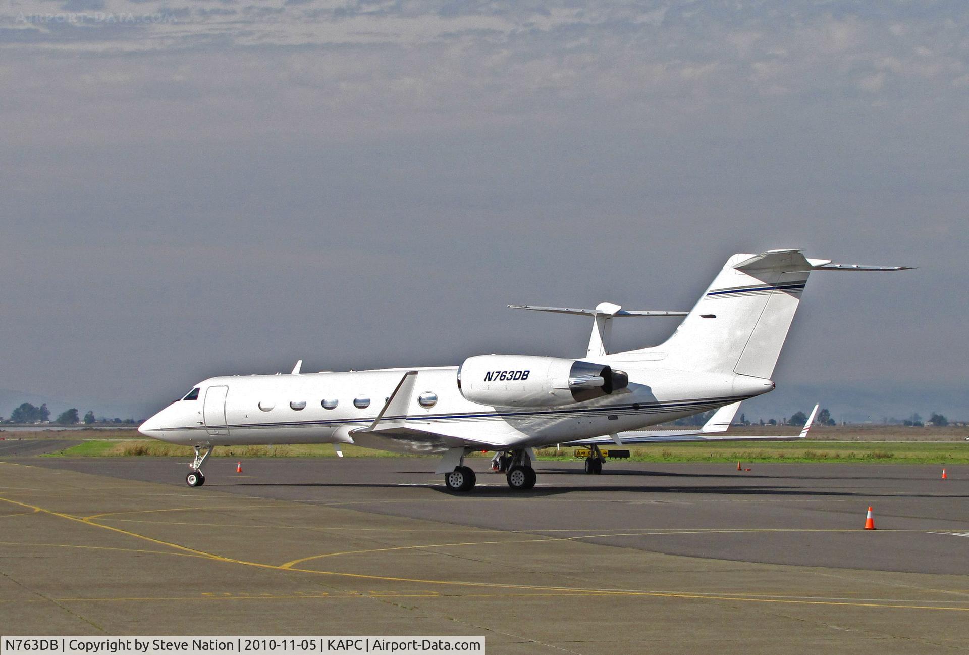 N763DB, 1989 Gulfstream Aerospace G-IV C/N 1114, Trans Exec Air Services (Santa Monica, CA) 1989 G-IV taxis for departure to KVNY/Van Nuys, CA