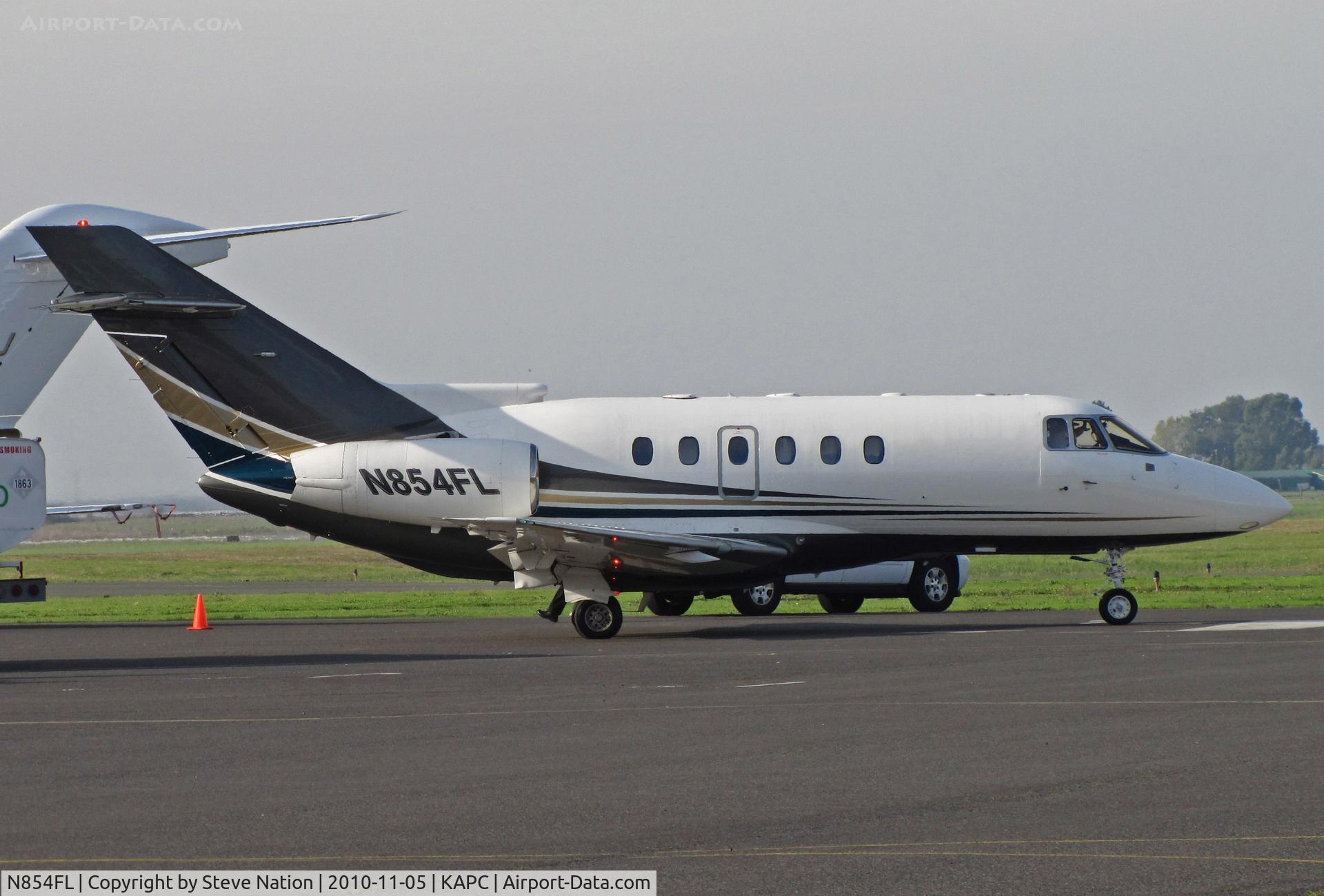 N854FL, 1999 Raytheon Hawker 800XP C/N 258454, Flight Options (Richmond Heights, OH) 1999 Hawker 800XP departing for KOAK/Oakland Intl Airport, CA as 