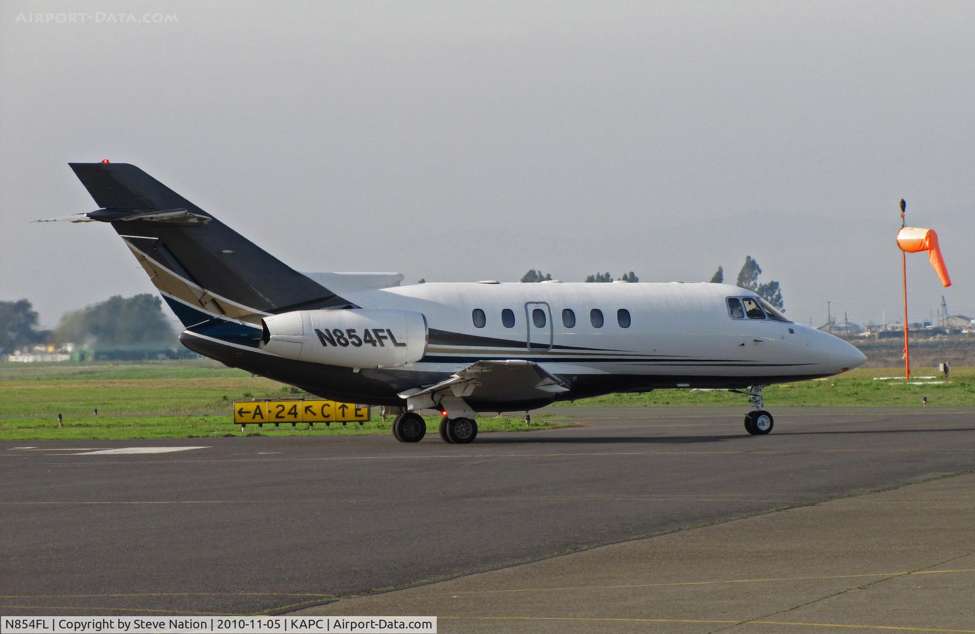N854FL, 1999 Raytheon Hawker 800XP C/N 258454, Flight Options (Richmond Heights, OH) 1999 Hawker 800XP departing for positioning flight to KOAK/Oakland Intl Airport, CA as 