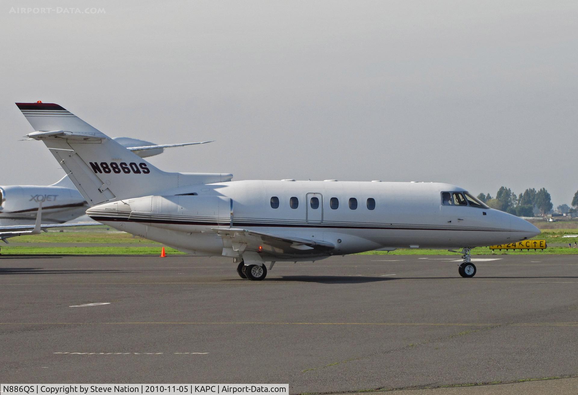 N886QS, 2000 Raytheon Hawker 800XP C/N 258486, NetJets 2000 Hawker 800XP departing for short flight to KMHR/Mather Field, Sacramento, CA