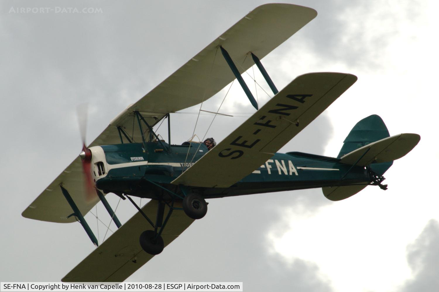 SE-FNA, 1939 De Havilland DH-82A Tiger Moth II C/N 6730, Tiger Moth during an air display at Gothenburg Säve airport, Sweden