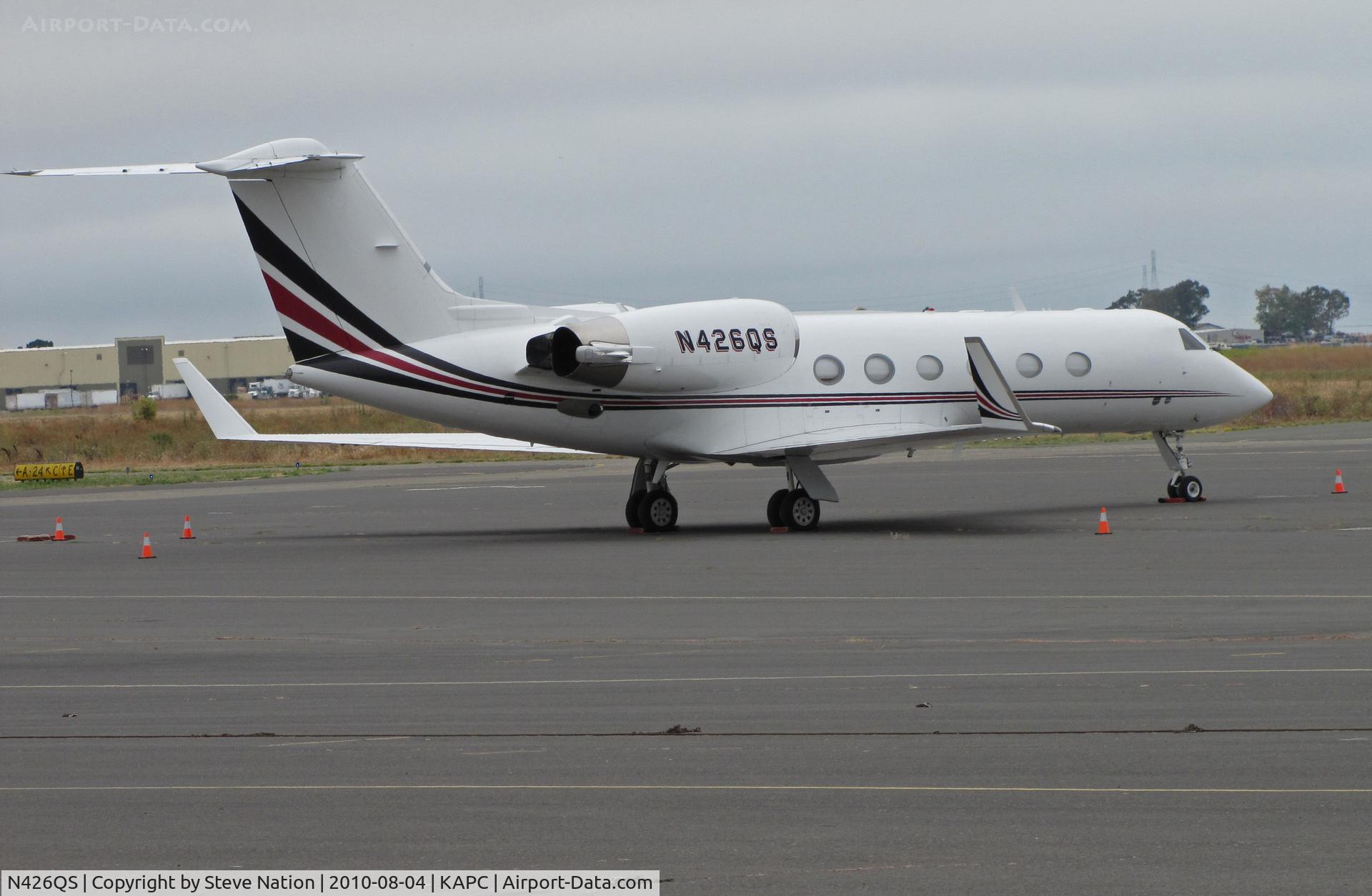 N426QS, 2000 Gulfstream Aerospace G-IV C/N 1426, NetJets 2000 Gulfstream G-IV visiting KAPC/Napa County Airport, CA