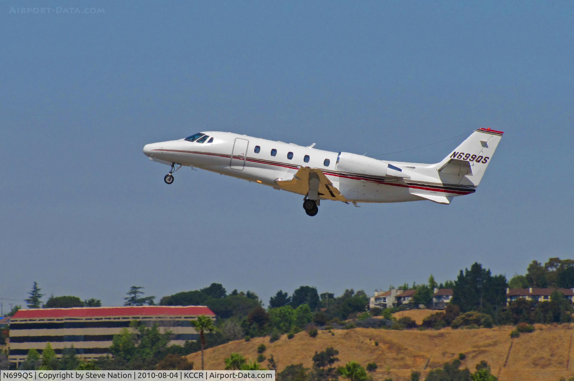 N699QS, 2001 Cessna 560XL Citation Excel C/N 560-5199, NetJets 2001 Cessna 560XL climbs out @t KCCR/Buchanan Field, Concord, CA for KSNA/John Wayne Airport, Santa Ana, CA