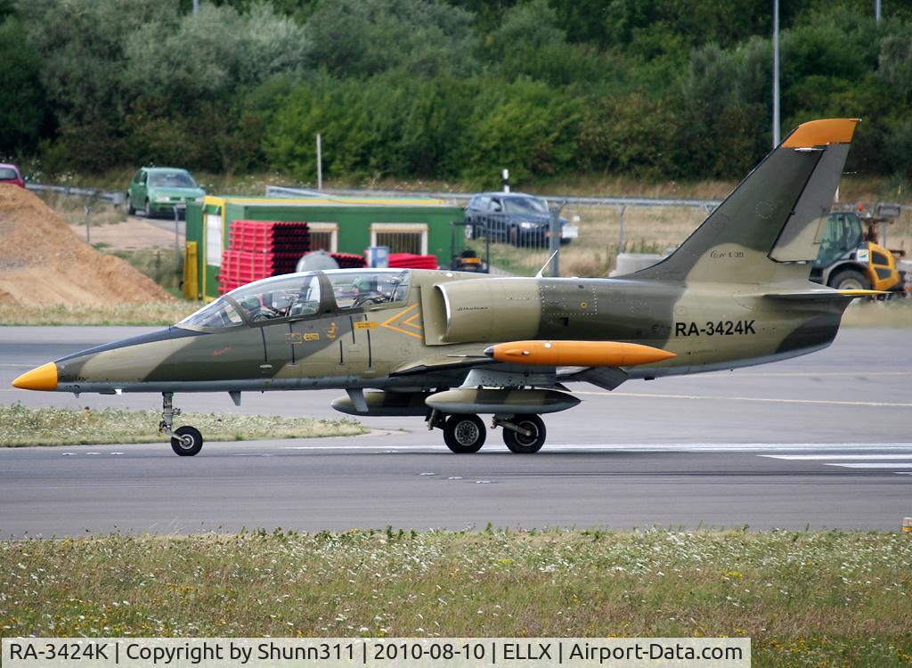 RA-3424K, Aero L-39 Albatros C/N 232302, Ready for departure rwy 24
