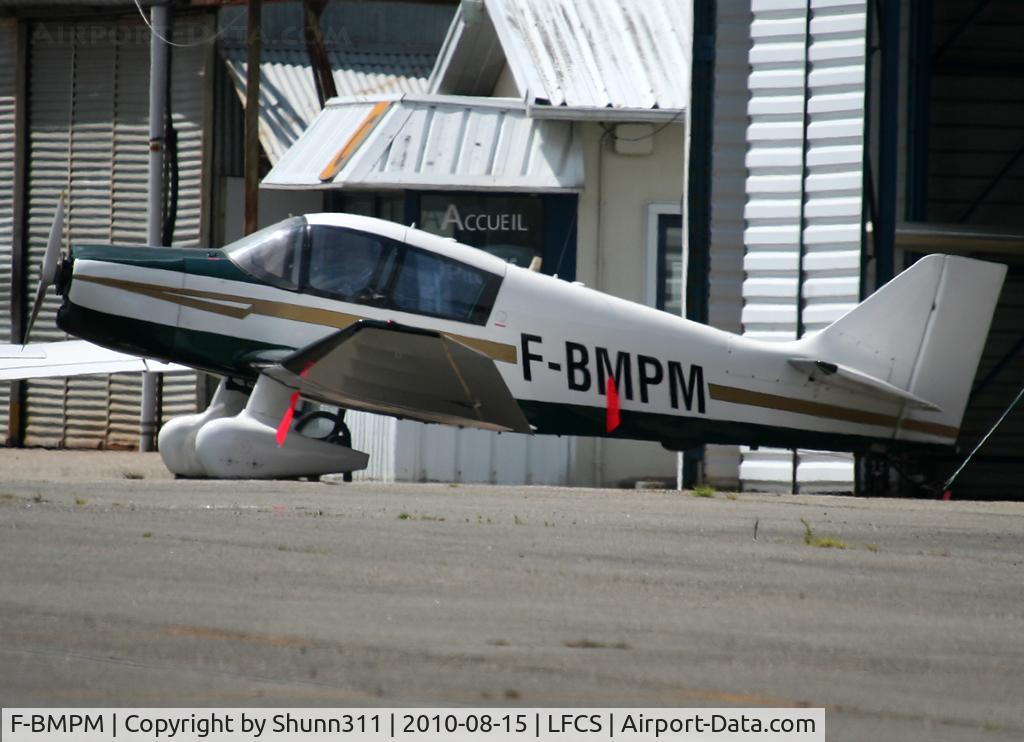 F-BMPM, CEA Jodel DR.1051-M1 Sicile Record C/N 606, Put into the hangar...