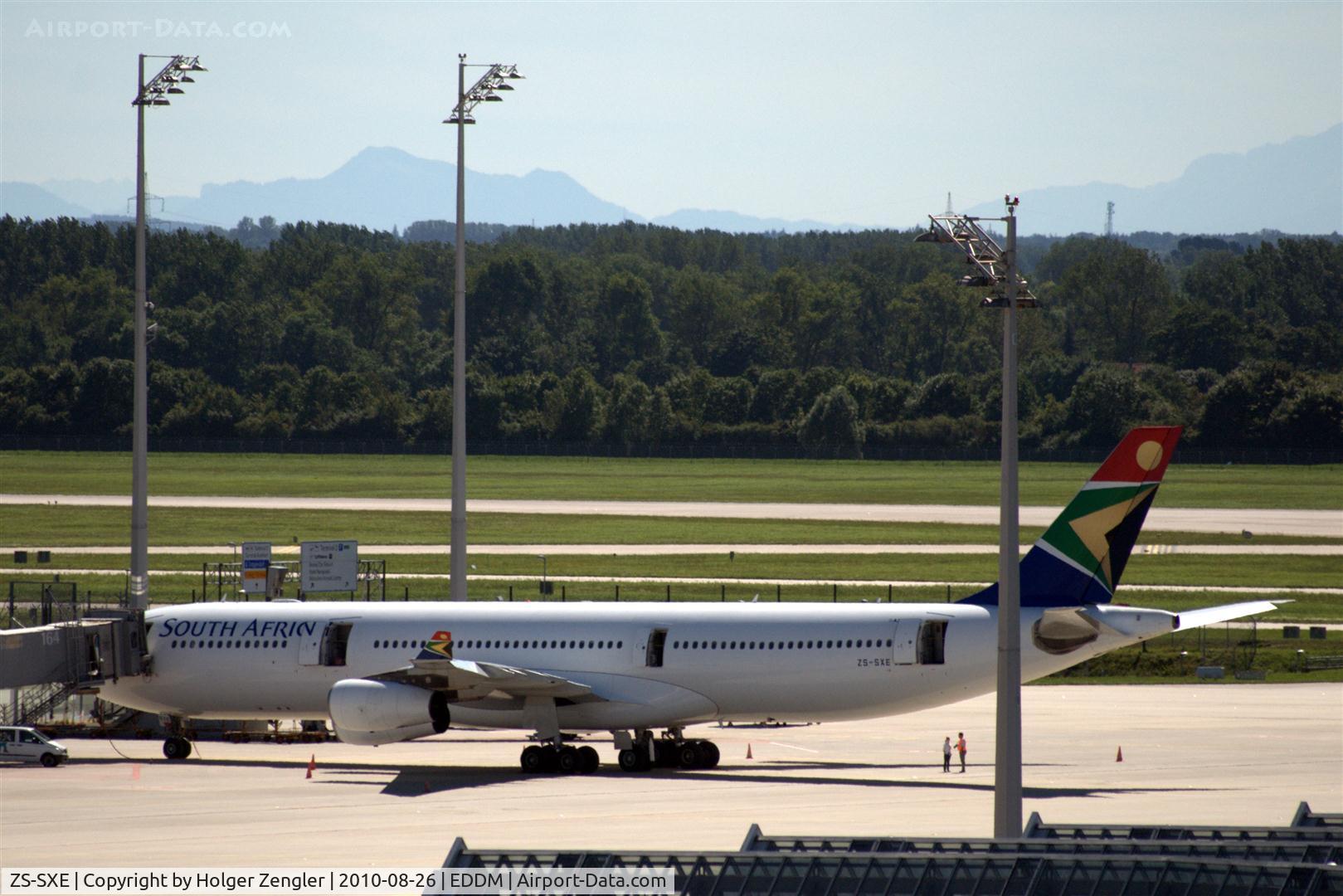 ZS-SXE, 2004 Airbus A340-313X C/N 646, Being prepared for a long distance ride back  to Johannesburg.