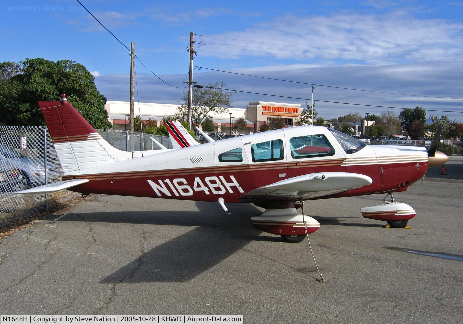 N1648H, Piper PA-28-181 C/N 28-7790322, Piper PA-28-181 @ Hayward, CA home base in Oct 2005 (to new owner in Vancouver, WA by Dec 2008)