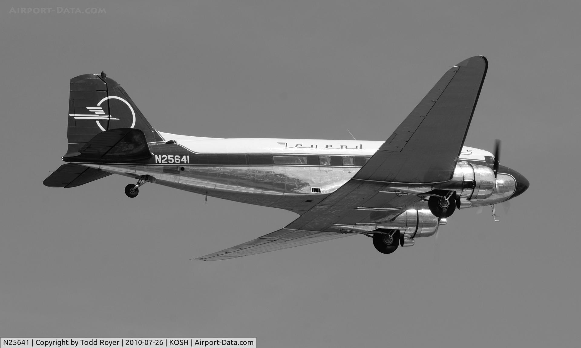 N25641, 1943 Douglas DC3C-S4C4G (C-47) C/N 9059, EAA AIRVENTURE 2010