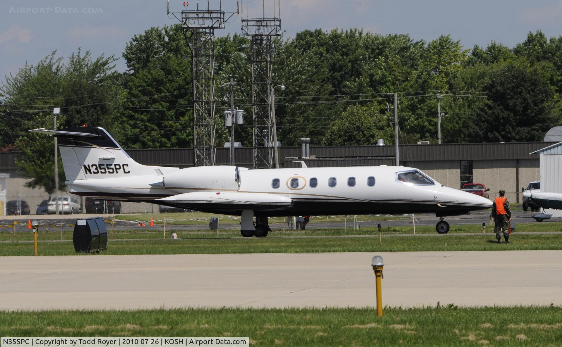 N355PC, 1981 Gates Learjet 35A C/N 431, EAA AIRVENUTRE 2010