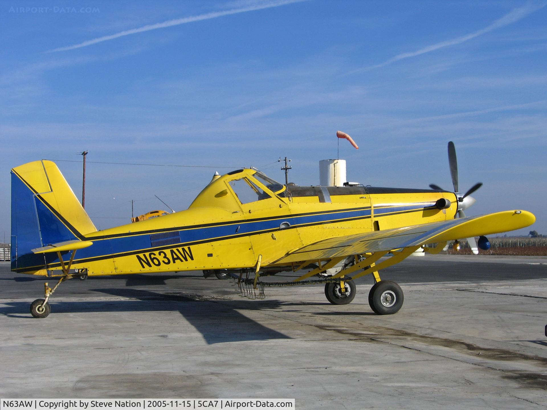 N63AW, 1998 Air Tractor Inc AT-802A C/N 802A-0063, American West Aviation 1998 AT-802A rigged for spraying @ AWA airstrip NE of Five Points, CA