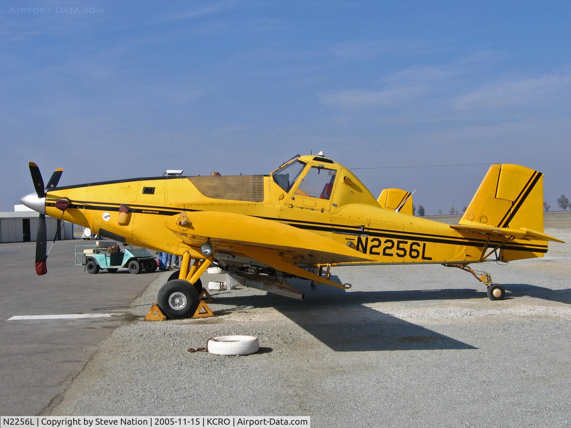 N2256L, 1997 Ayres S2R-T34 Thrush C/N T34-232, Lakeland Dusters 1997 Ayres S2R-T34 rigged for dusting @ KCRO/Corcoran, CA in Nov 2005