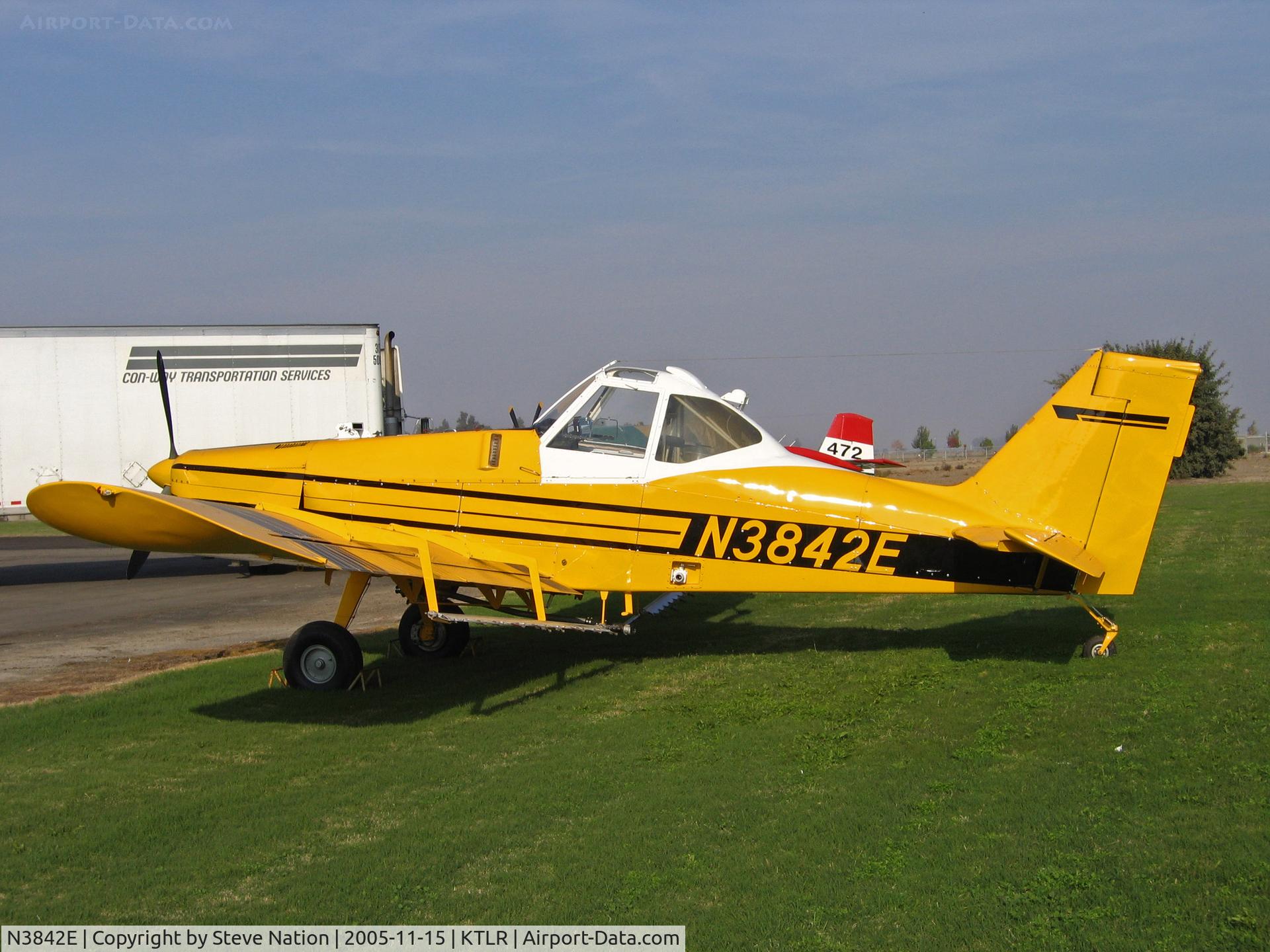 N3842E, 1978 Piper PA-36-375 Brave 375 C/N 36-7802025, Johnson Aircraft Sales 1978 Piper PA-36-375 rigged for spraying @ KTLR/Tulare, CA in Nov 2005 (sold to H&R Aerial Enterprises, Lodi, CA in Dec 2006 - imported from West Africa)