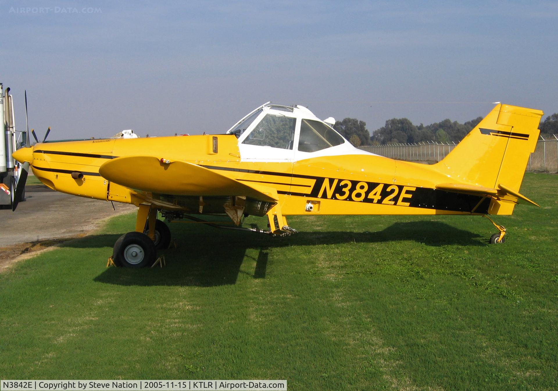 N3842E, 1978 Piper PA-36-375 Brave 375 C/N 36-7802025, Johnson Aircraft Sales 1978 Piper PA-36-375 rigged for spraying @ KTLR/Tulare, CA in Nov 2005 (sold to H&R Aerial Enterprises, Lodi, CA in Dec 2006 - imported from West Africa)