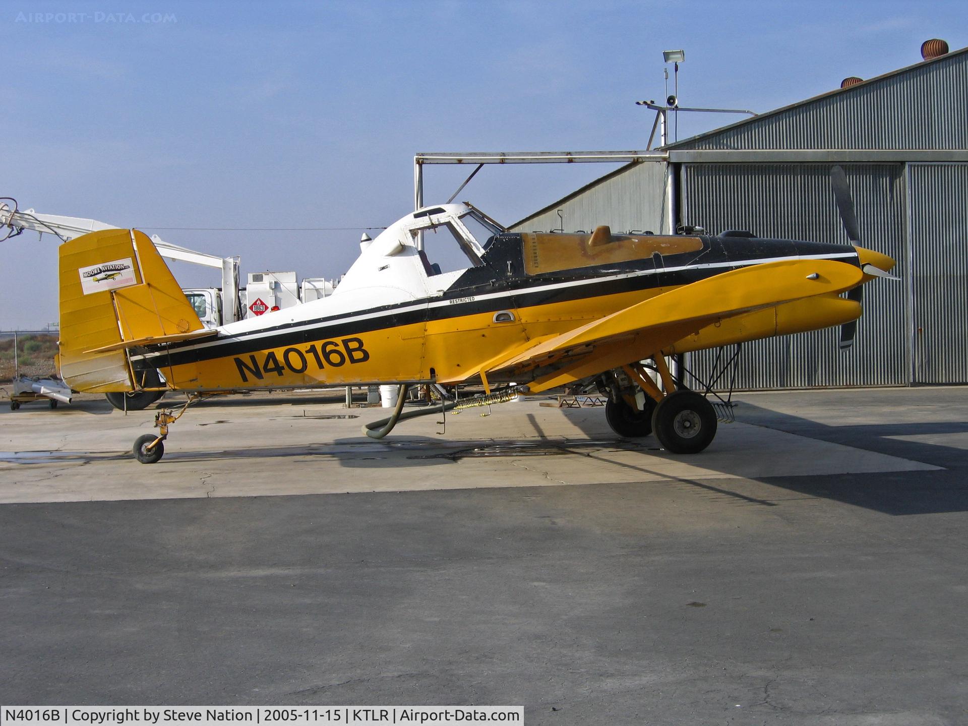 N4016B, 1979 Ayres S2R-T34 Thrush C/N 6043, Moore Aviation (titles on tail) 1979 Ayres S2R-T34 rigged for spraying @ KTLR/Tulare, CA in Nov 2005