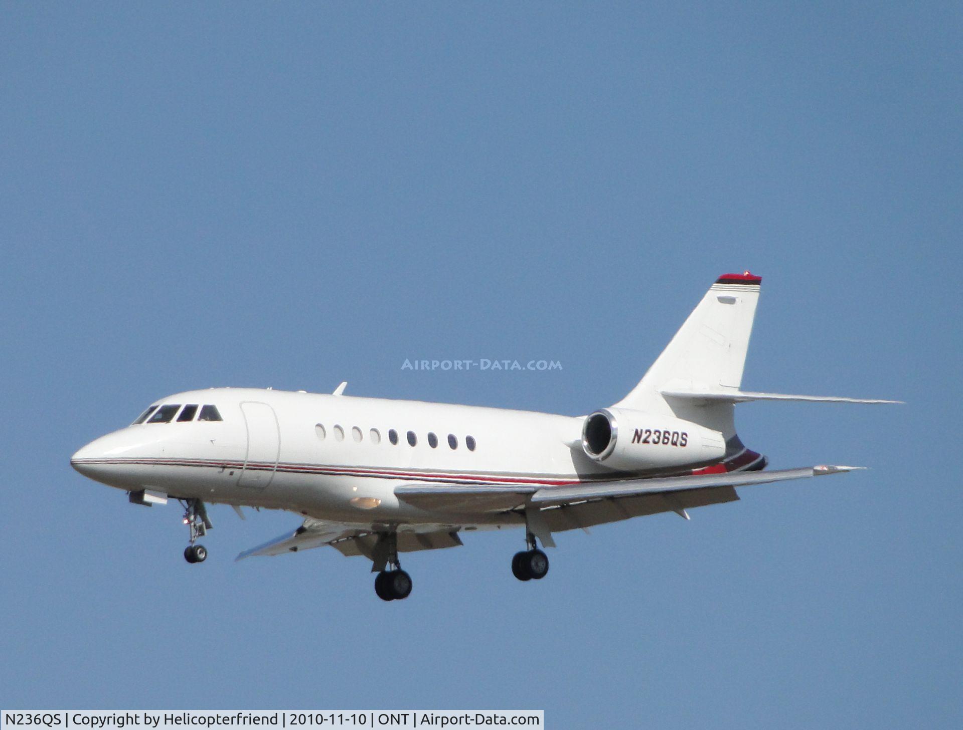 N236QS, 2000 Dassault Falcon 2000 C/N 136, On final to runway 26L