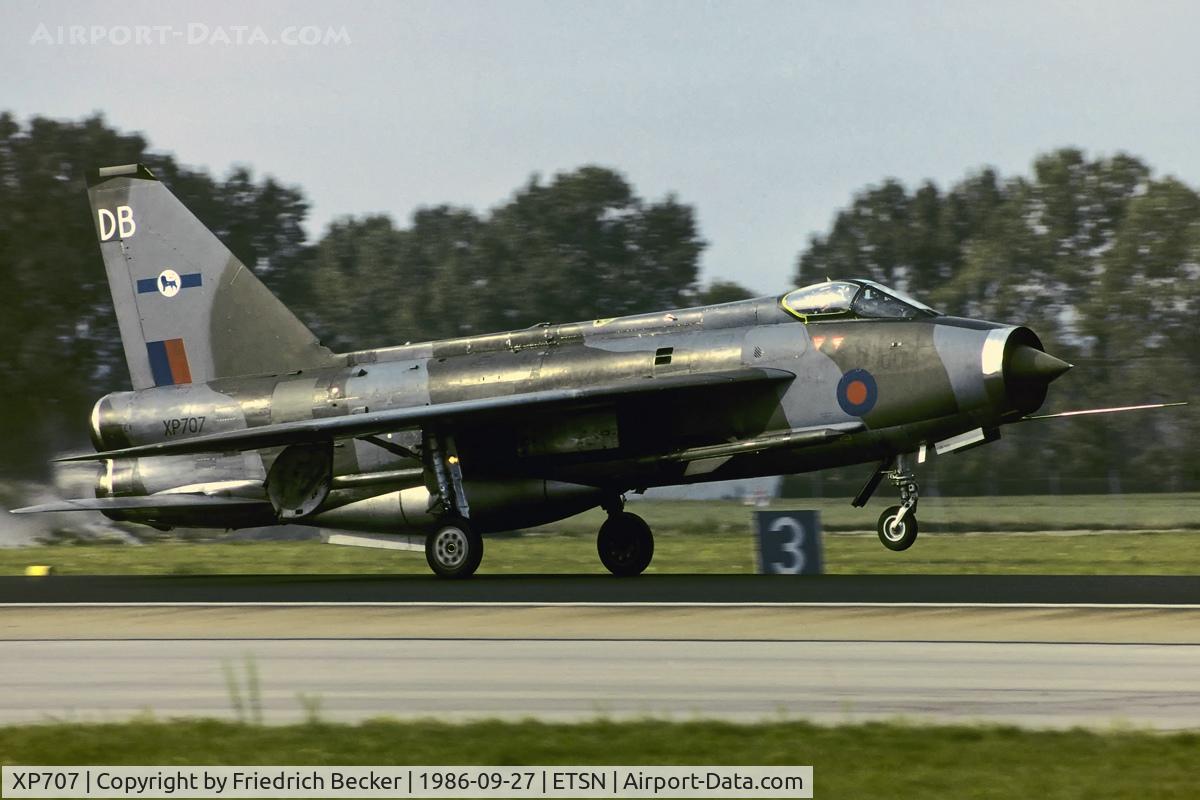 XP707, 1963 English Electric Lightning F.3 C/N 95161, decelerating after a impressive display at the 1986 25th anniversary of JG74