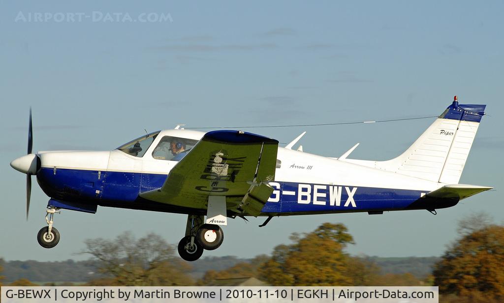 G-BEWX, 1977 Piper PA-28R-201 Cherokee Arrow III C/N 28R-7737070, SHOT AT HEADCORN