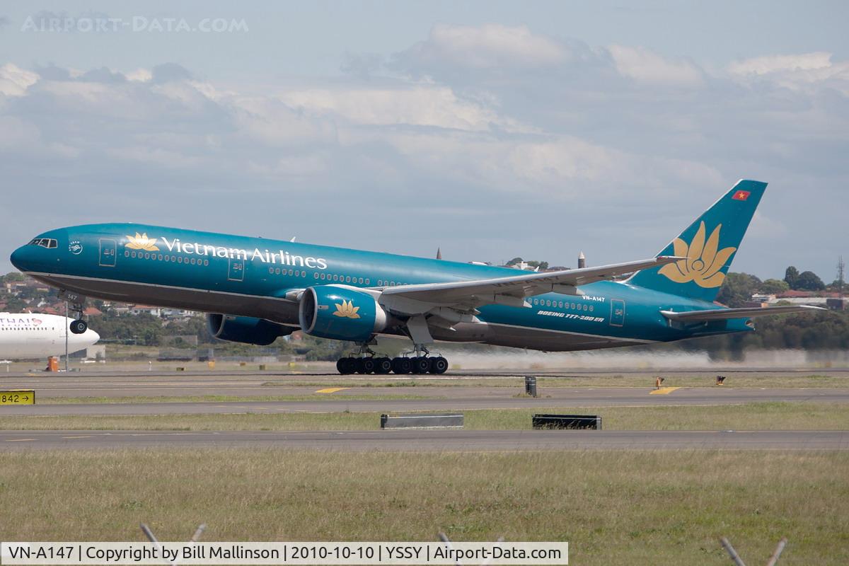 VN-A147, 1998 Boeing 777-2Q8/ER C/N 27607, SYD-SGN
