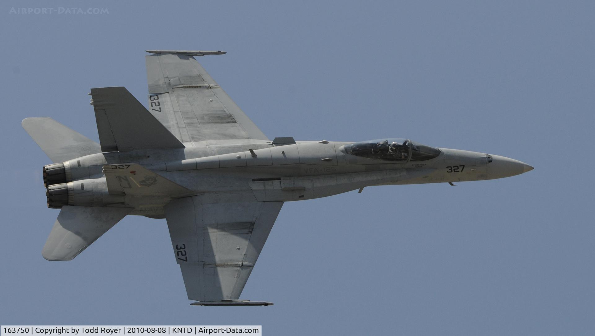 163750, 1989 McDonnell Douglas F/A-18C Hornet C/N 0825/C108, POINT MUGU AIRSHOW 2010