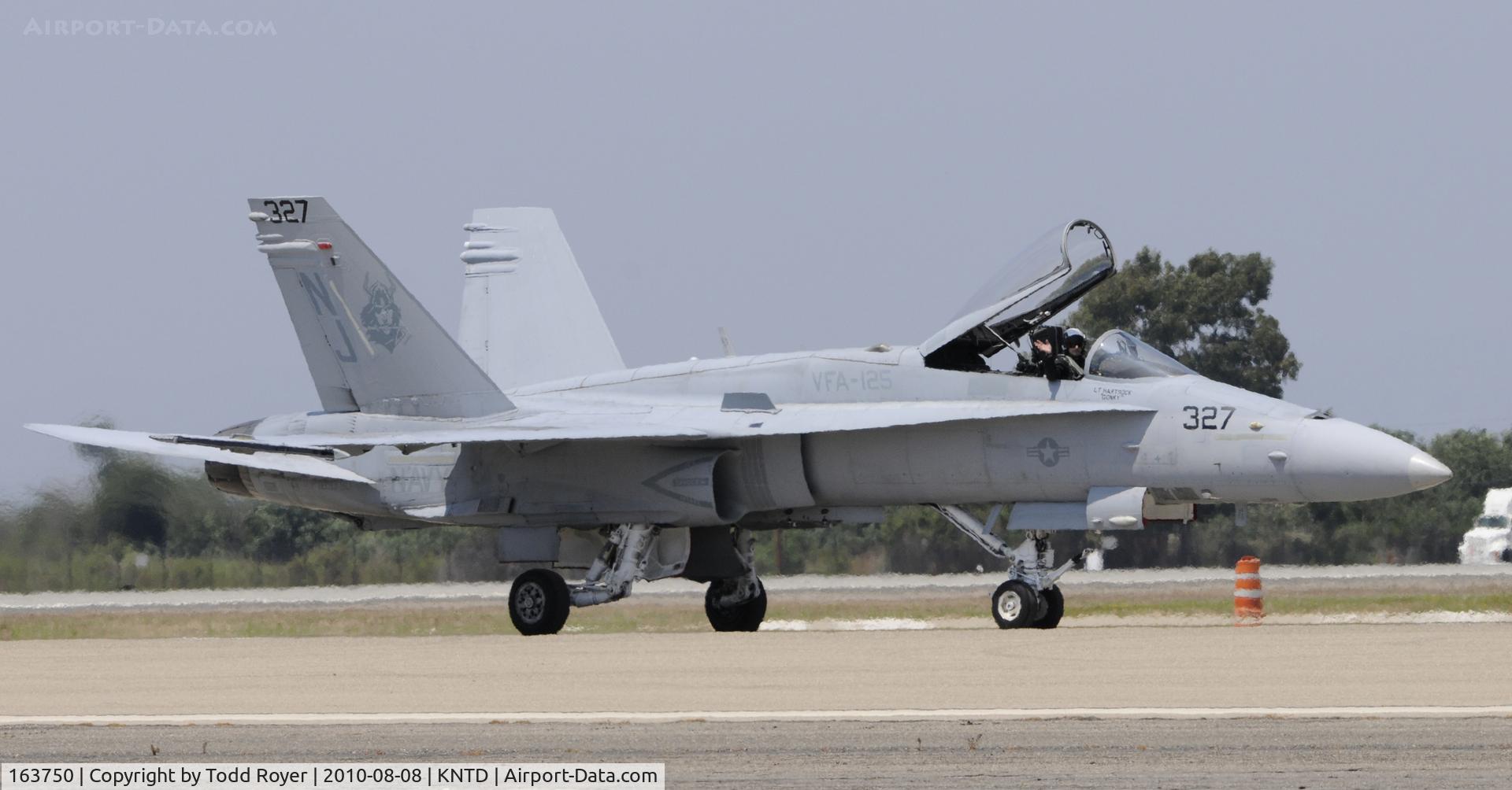 163750, 1989 McDonnell Douglas F/A-18C Hornet C/N 0825/C108, POINT MUGU AIRSHOW 2010