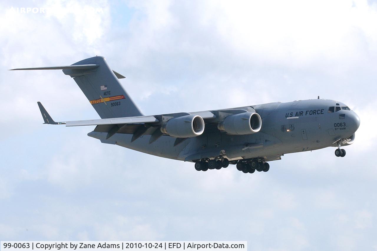 99-0063, 1999 Boeing C-17A Globemaster III C/N 50067/P-63, At the 2010 Wings Over Houston Airshow