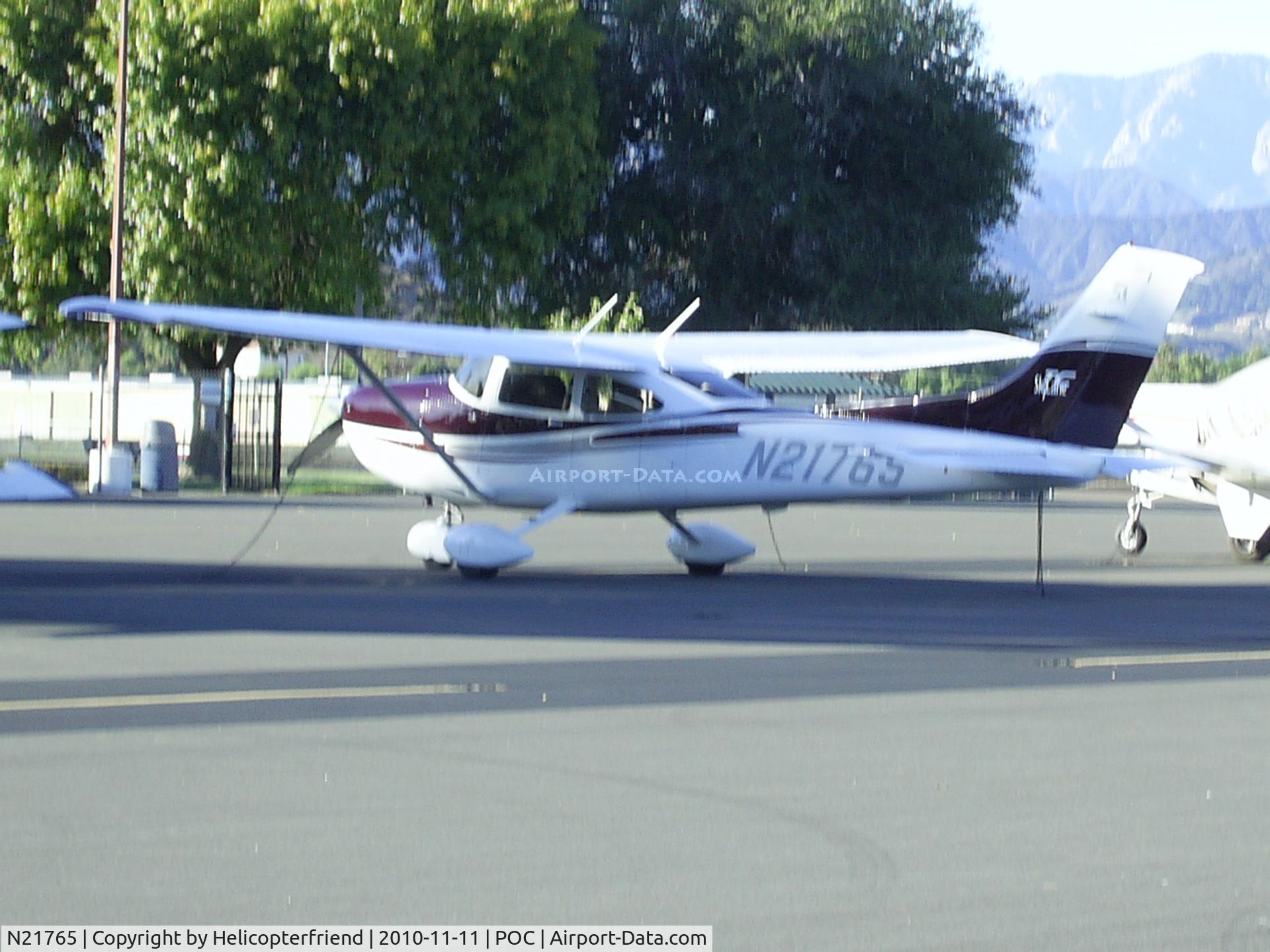 N21765, 2007 Cessna 182T Skylane C/N 18281943, Parked in transient parking