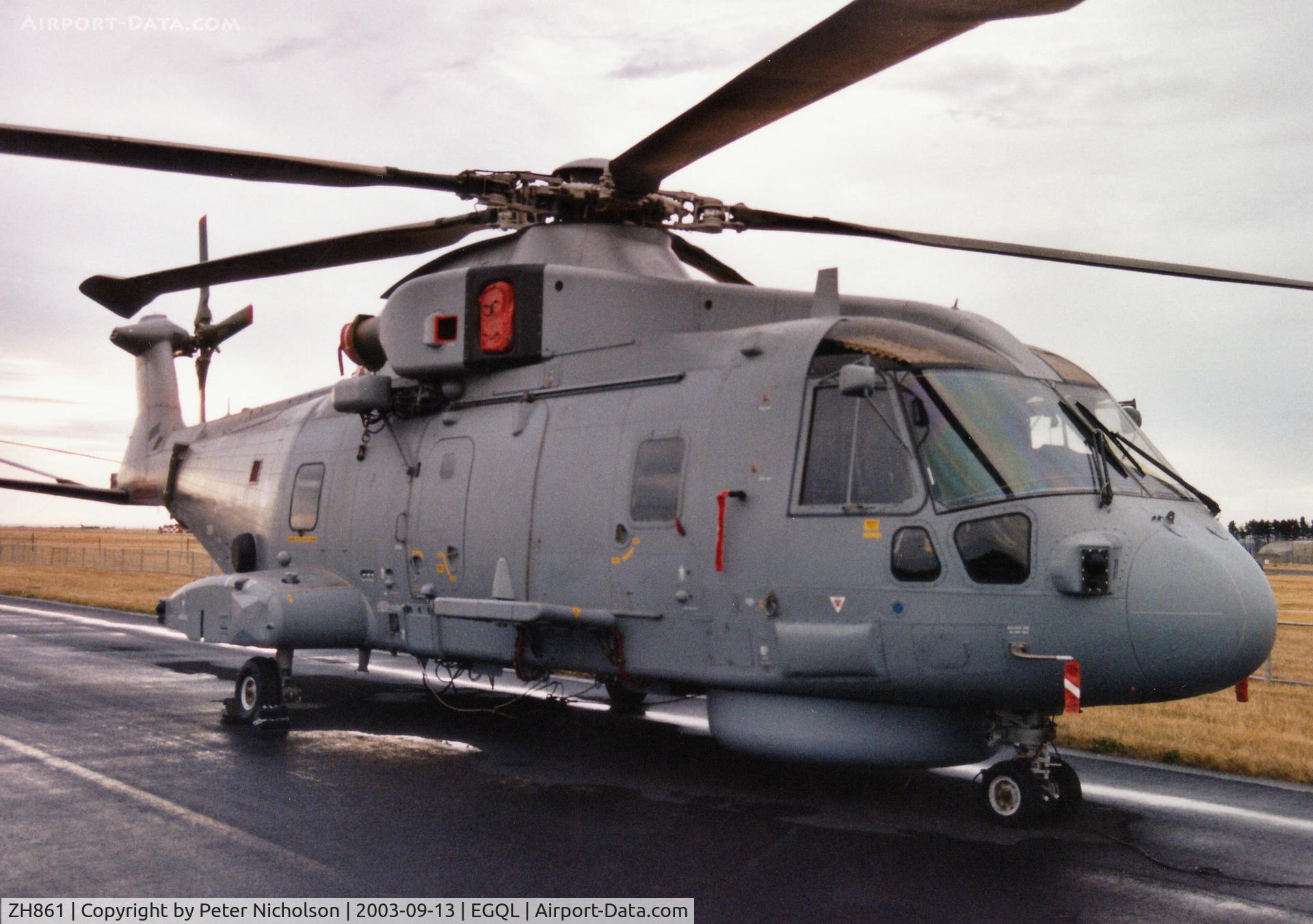 ZH861, AgustaWestland EH-101 Merlin HM.1 C/N 50168/RN41, Merlin HM.1, callsign Excalibur 1, of 824 Squadron on display at the 2003 RAF Leuchars Airshow.