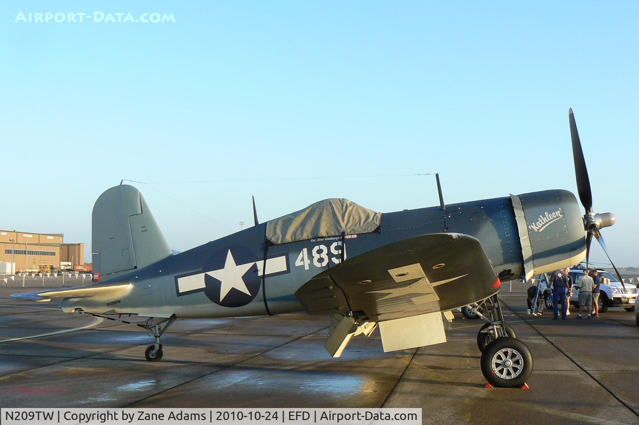 N209TW, Goodyear FG-1D Corsair C/N 3750, At the 2010 Wings Over Houston Airshow