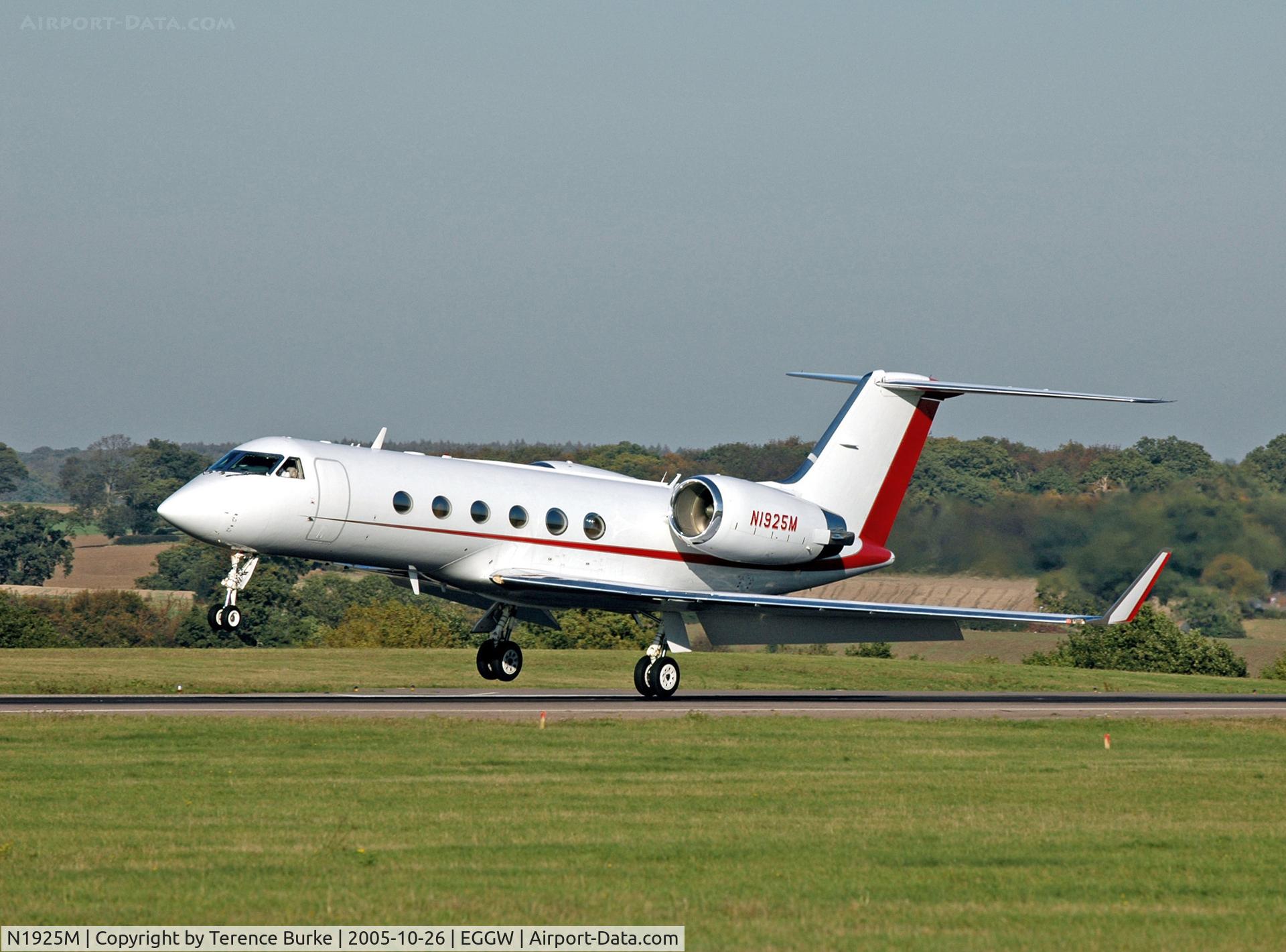 N1925M, Gulfstream Aerospace Gulfstream IV-SP C/N 1282, Luton  October 2005