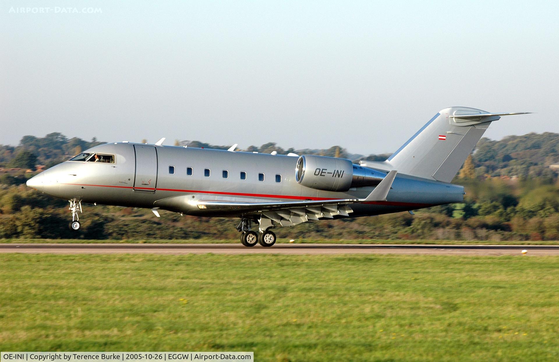OE-INI, Canadair Challenger 604 (CL-600-2B16) C/N 5595, Luton  October 2005